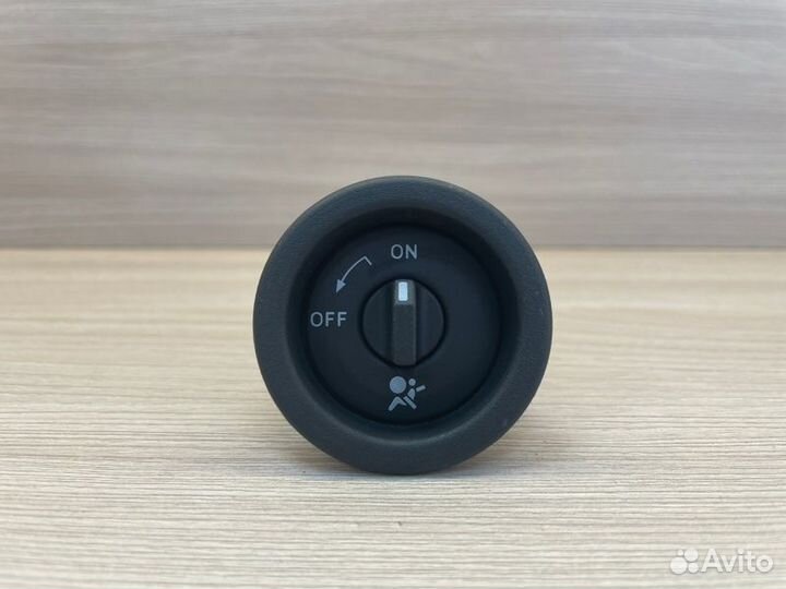 Выключатель подушки безопасности Renault Logan