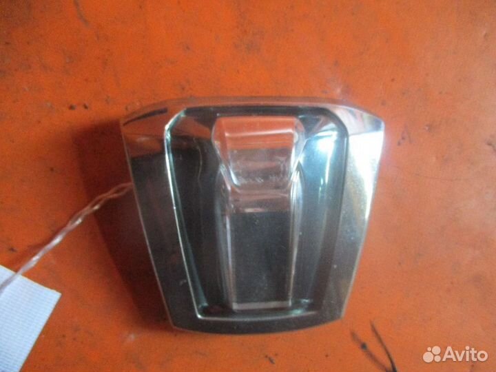 Эмблема Toyota Isis ANM10W