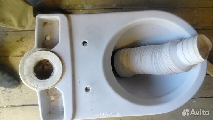 Унитазы и бачки бу