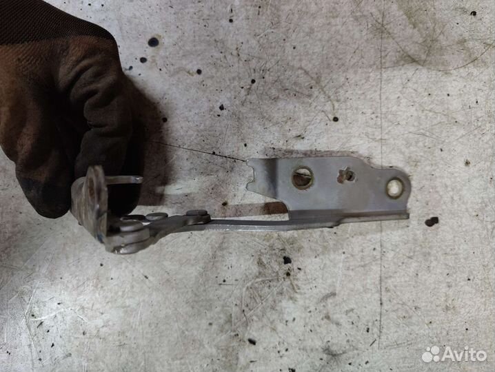 Левая Петля капота Hyundai sonata 4 EF