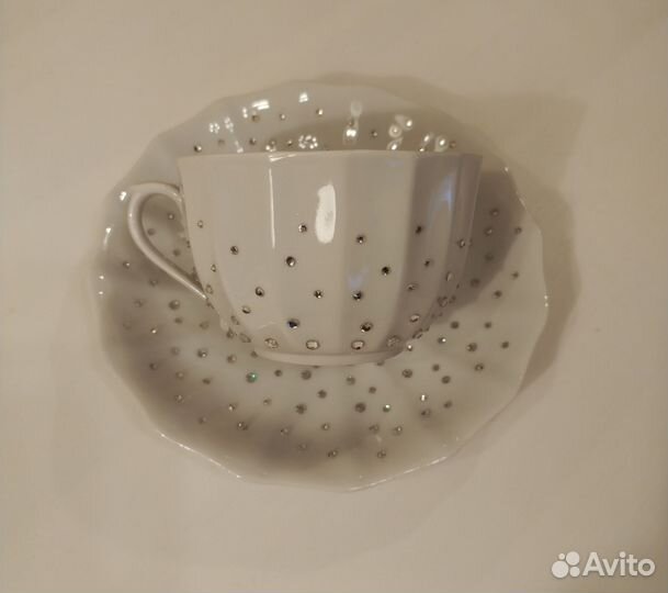 Чашка с блюдцем со стразами 