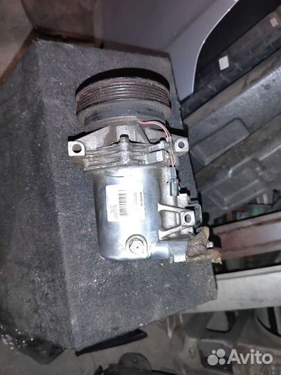 Компрессор кондиционера duster kaptur 926003859R