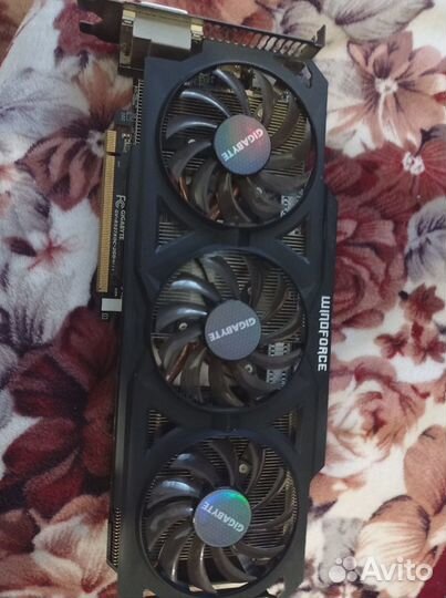 Gigabyte AMD Radeon R9 270X 2GB