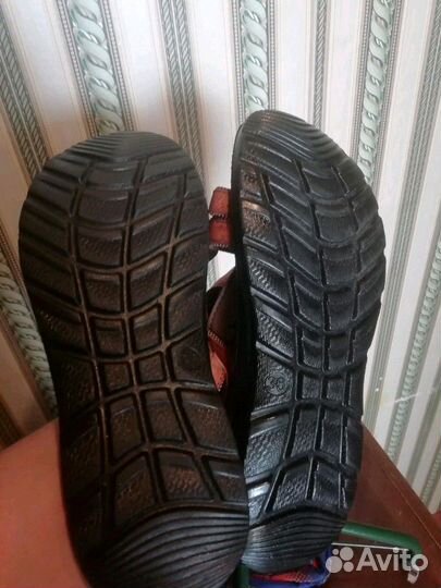 Сандали новые