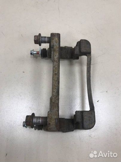 Скоба суппорта переднего Mazda CX-5