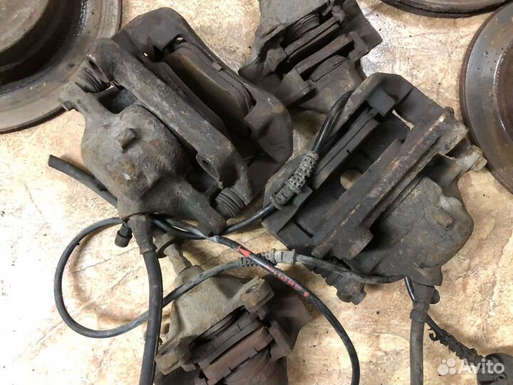 Комплект тормозов W124 M111 M103