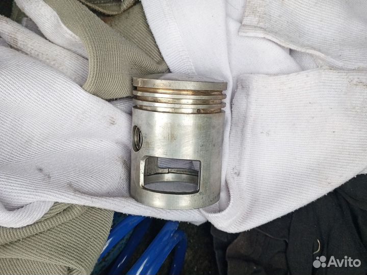 Поршни с кольцами и пальцами 58,5 на Яву 634