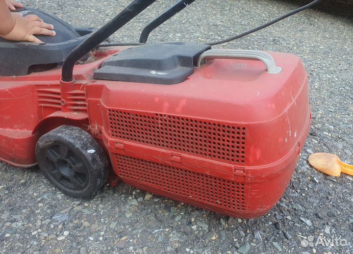 Газонокосилка электрическая