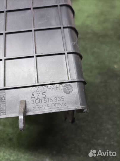 Корпус акб VW Tiguan 2007-2011