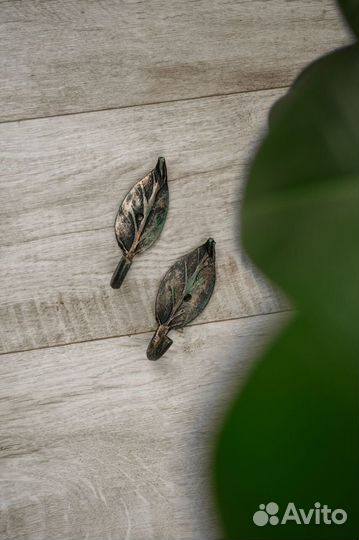 Кованый крючок-вешалка 