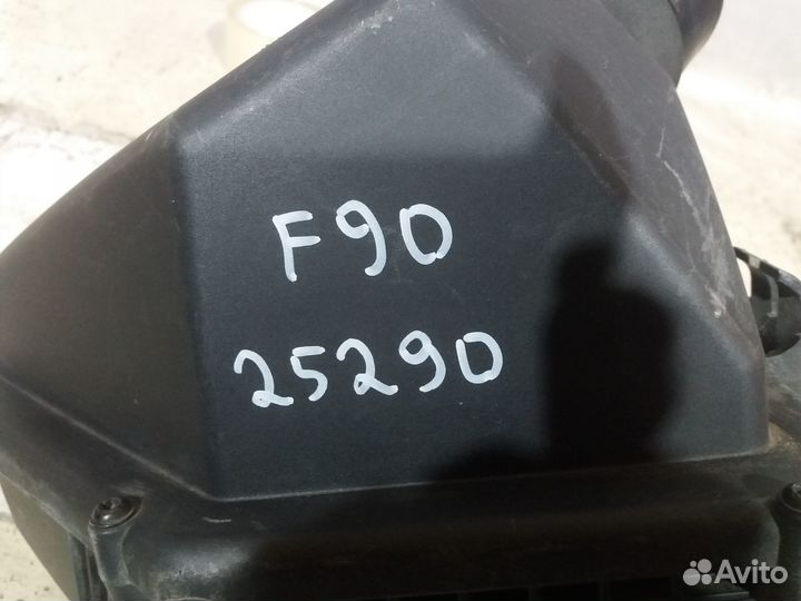 BMW F90 Корпус воздушного фильтра Правый 25290