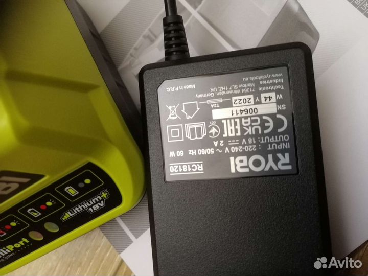 Зарядное устройство ONE+ Ryobi RC18120