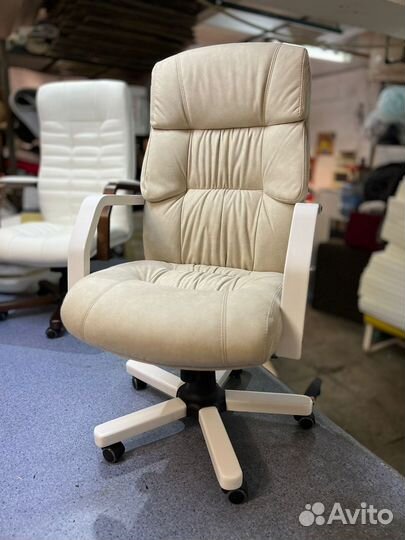 Компьютерное офисное кресло