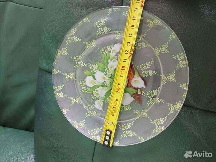 Тарелки 12 штук и чашки