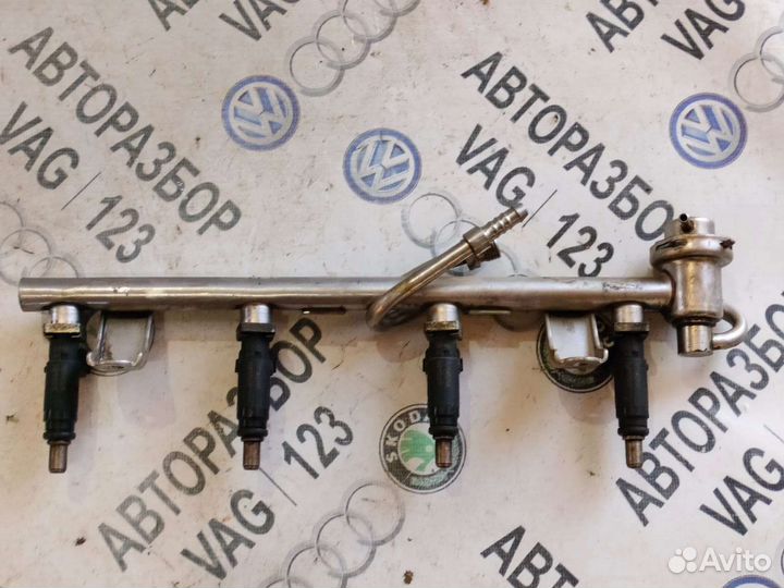 Топливная рейка с форсунками Audi A4 B7