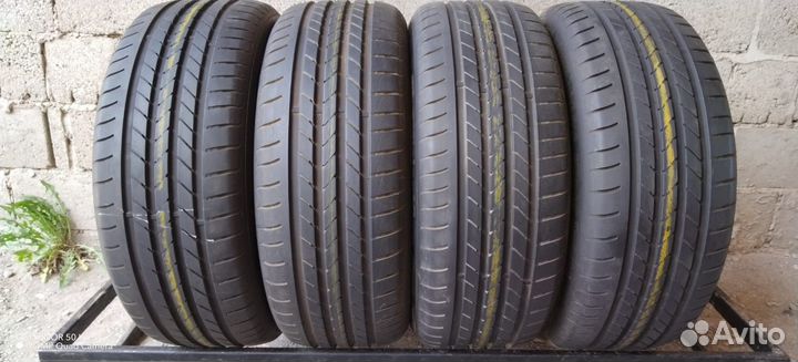 Goodyear EfficientGrip 235/45 R19