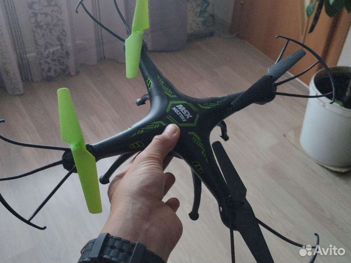 Трюковой дрон с камерой