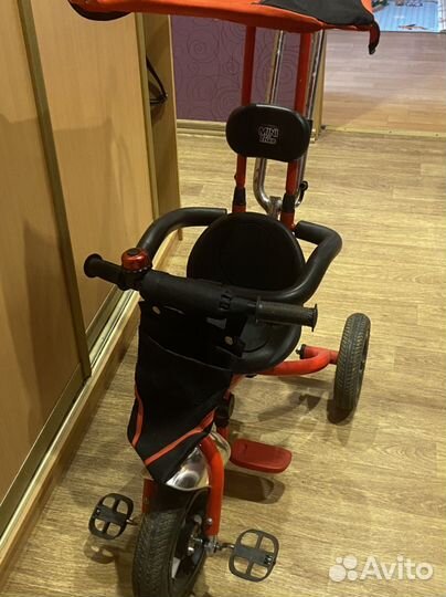 Детский велосипед с ручкой