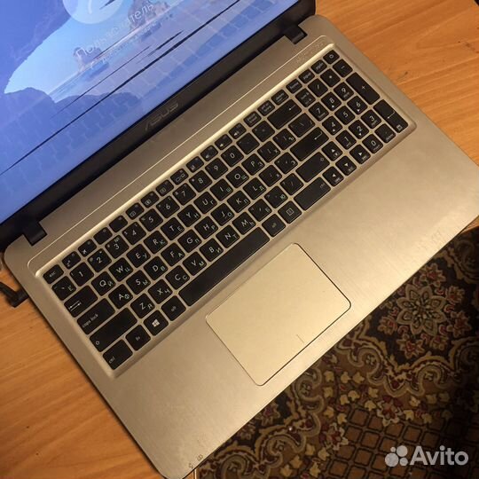 Ноутбук asus