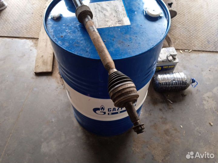 Привод правый Toyota Corolla X 1.6