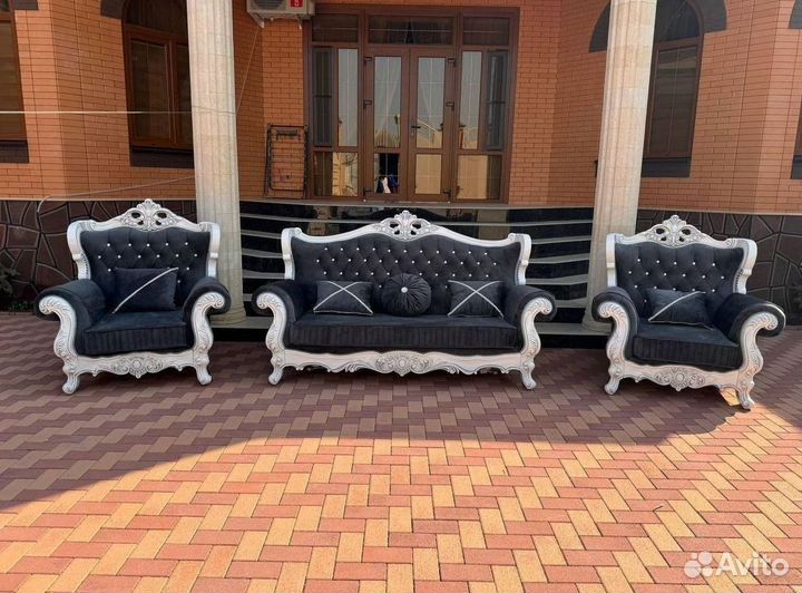 Диван в офис