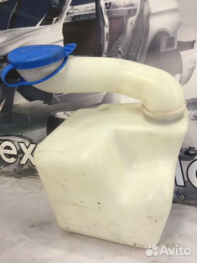 Бачок омывателей Audi A6 C4