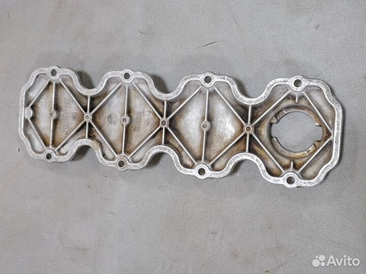 Клапанная крышка Opel Kadett E 1985