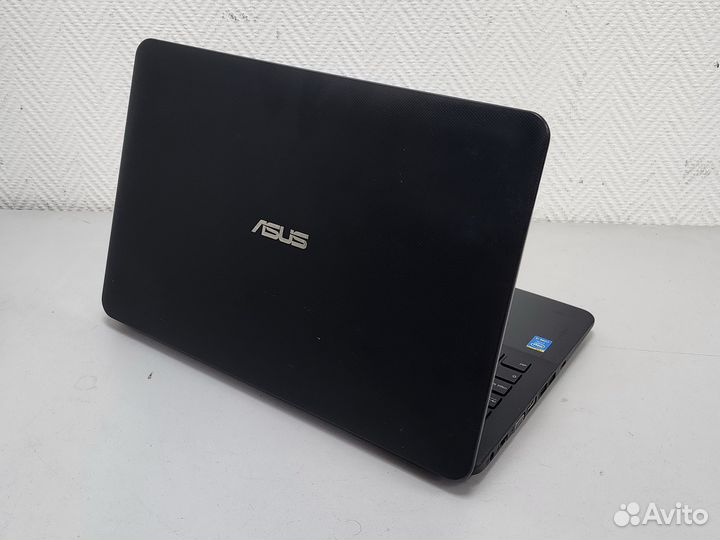 Ноутбук Asus i3 5005U/8Gb/SSD/Intel HD Graphics