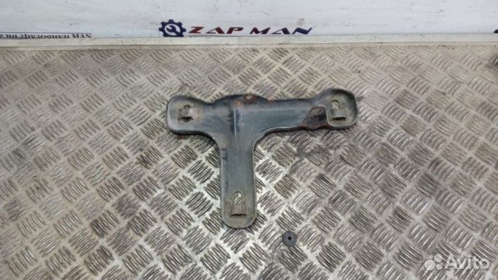 Кронштейн бампера правый Man Tgl