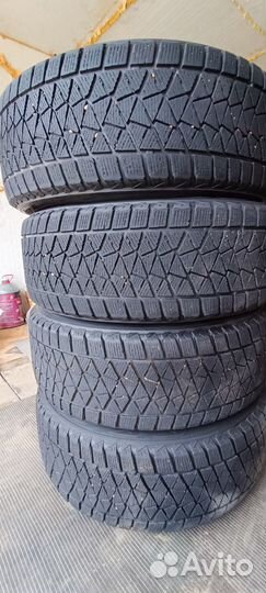 Bridgestone Blizzak DM-V2 225/60 R17 99