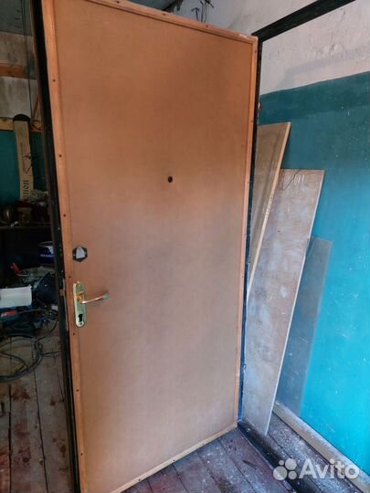 Дверь входная металлическая
