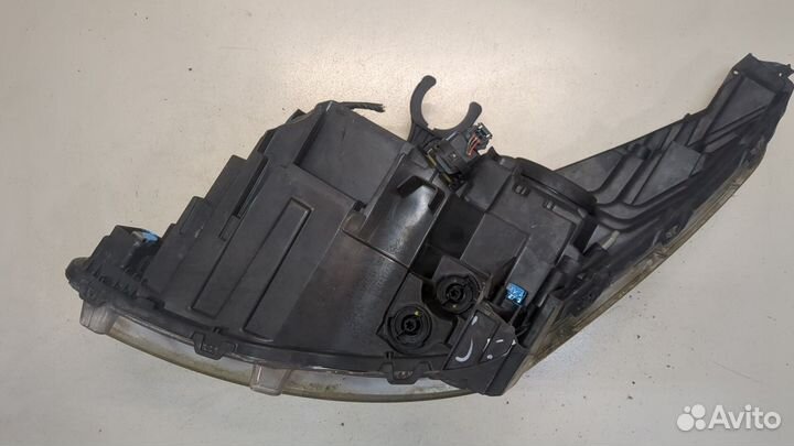 Фара (передняя) Peugeot 5008, 2011