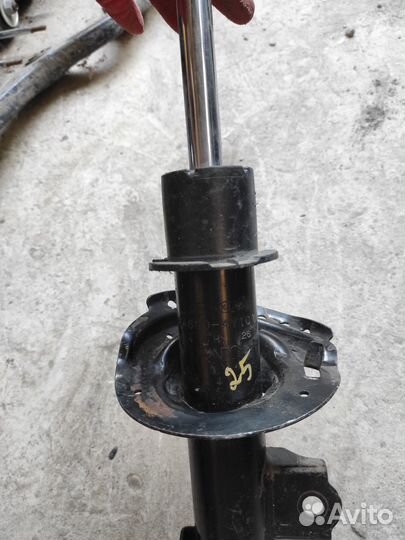 Амортизатор передний Kia Rio 3