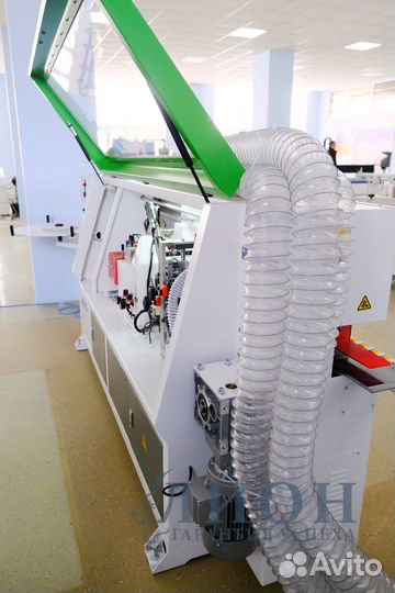 Автоматический кромооблицовочный станок