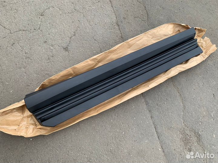 Накладка двери передней правой RX 4