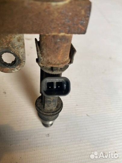 Рейка топливная (рампа) Chevrolet Lanos