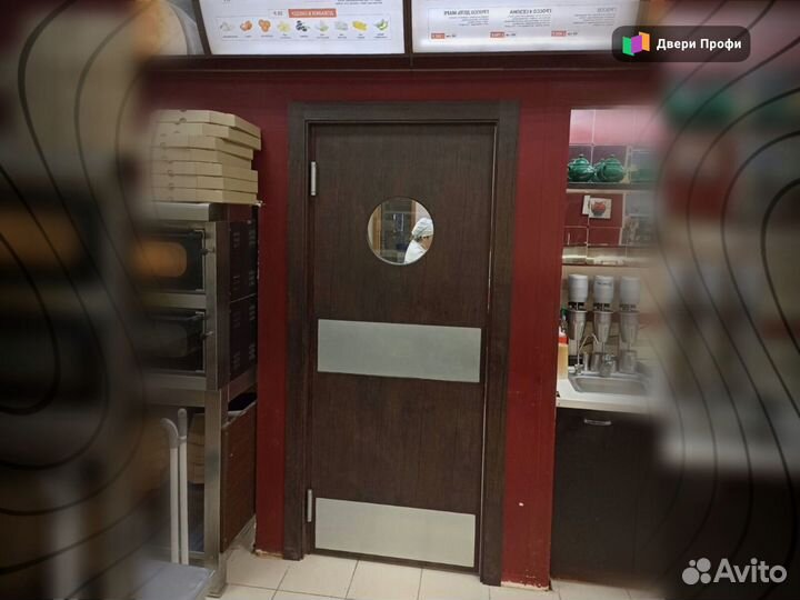 Двери маятниковые для общепита