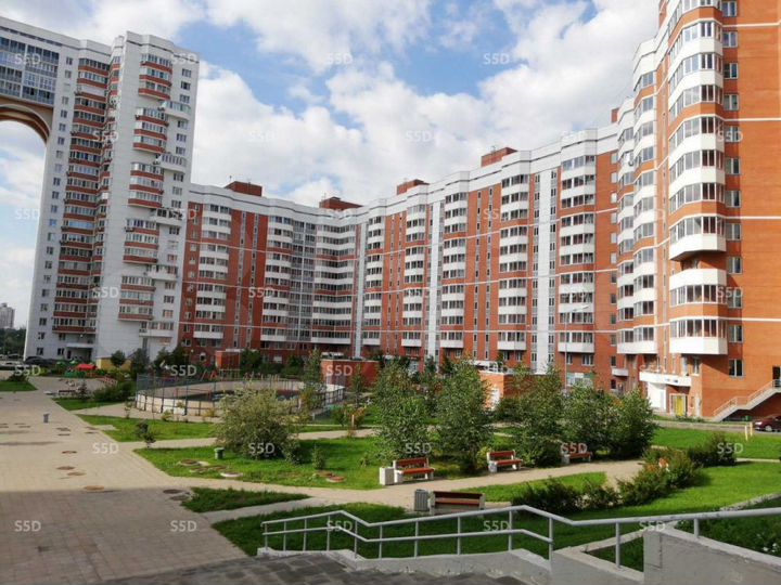 Продам торговое помещение, 692 м²