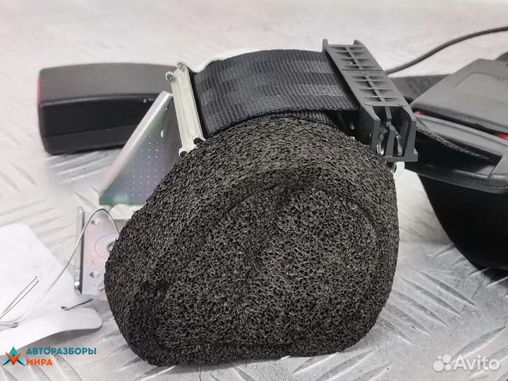 Ремень безопасности Peugeot 3008 2010 8975HY