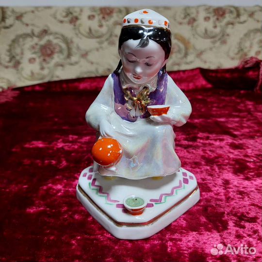 Статуэтка фарфоровая СССР