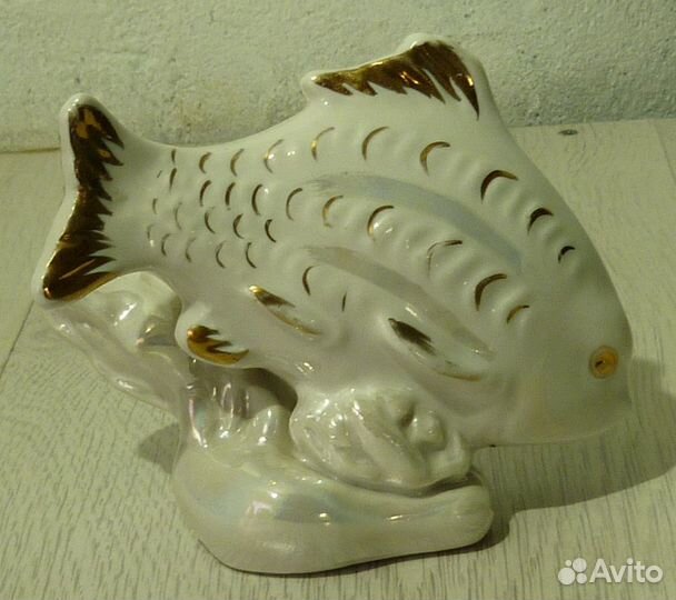 Фарфоровая статуэтка 