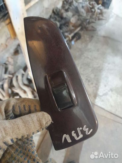 Nissan цефри задняя правая кнопка стеклоподъемника