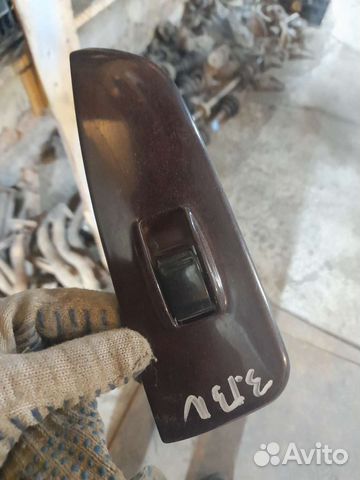 Nissan цефри задняя правая кнопка стеклоподъемника