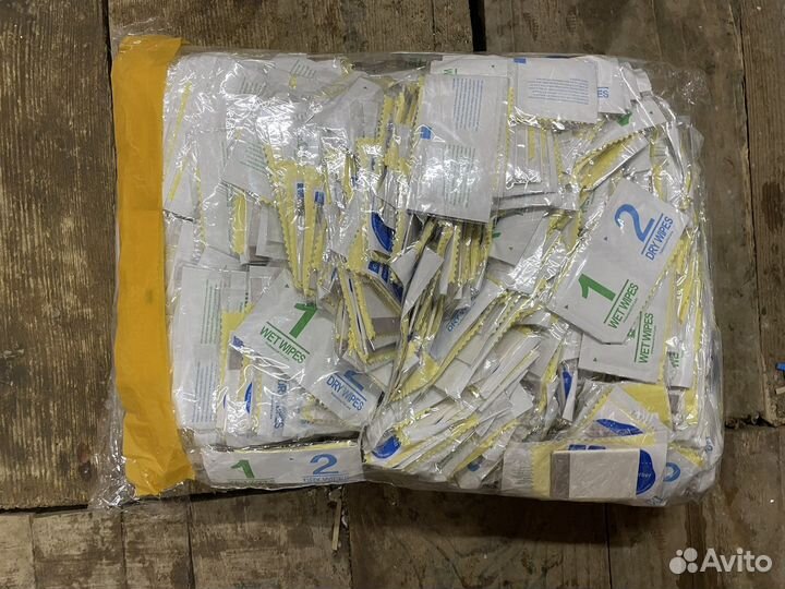 Комплект для наклейки защитных стекл