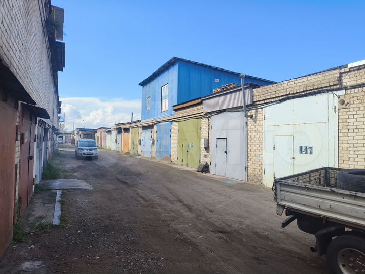 Гараж, > 30 м²