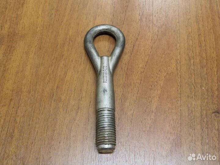 Крюк буксировочный