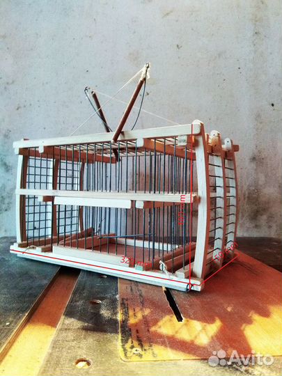 Клетка для певчих птиц из дерева