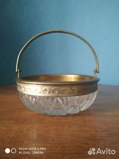 Хрустальная конфетница