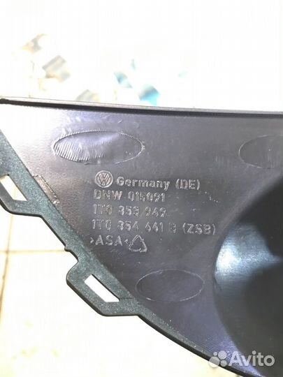 Накладка фары противотуманной лев. перед. Volkswag