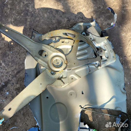 Стеклоподъемник водительский на вольво хс90